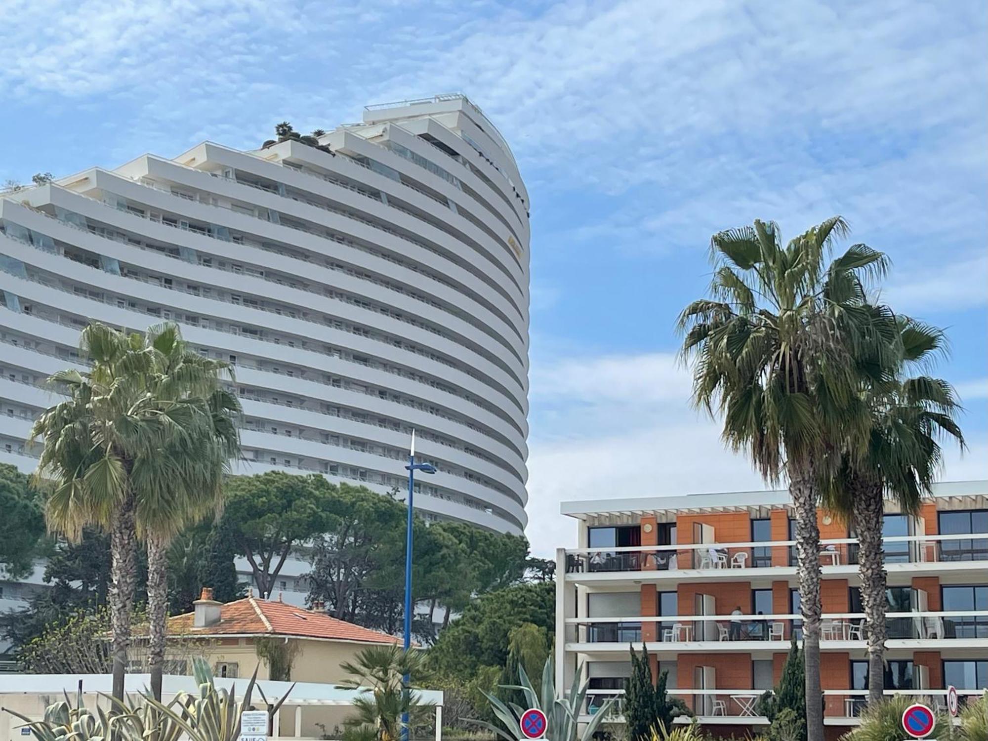 Villeneuve Loubet Plage- Entre Nice Et Cannes Exterior photo