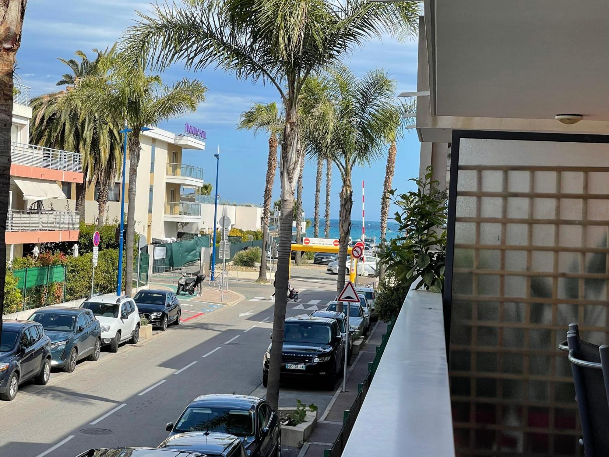 Villeneuve Loubet Plage- Entre Nice Et Cannes Exterior photo